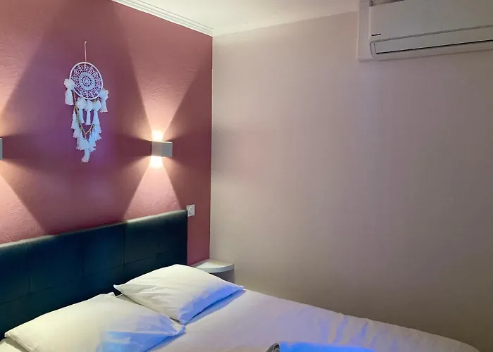 Les Restanques Bruyeres 2103 Proche Piscine *